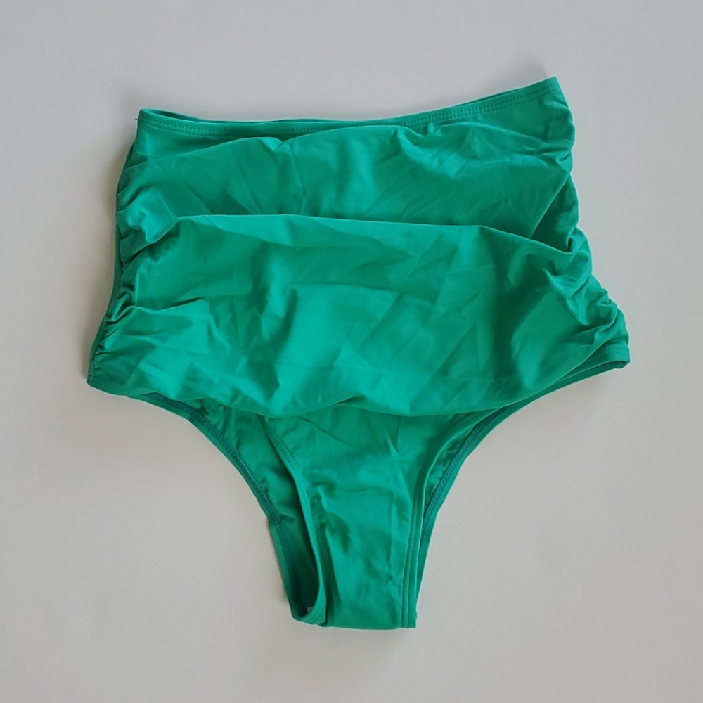 Super high-waisted bikini bottom